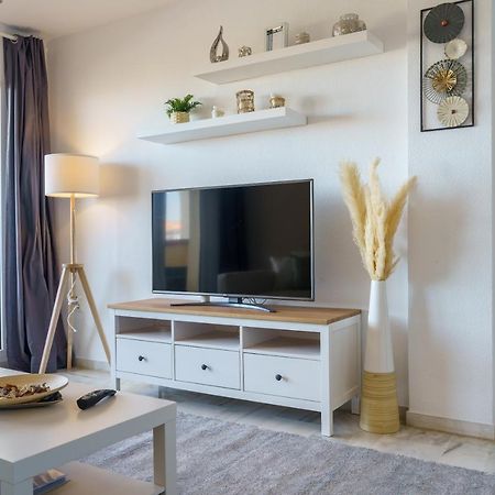 Chic Beachfront Flat With Amazing Sea Views And Private Indoor Parking Benalmádena Esterno foto