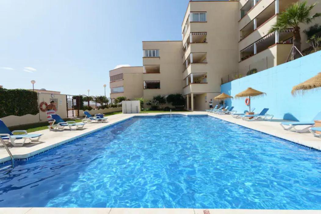 Chic Beachfront Flat With Amazing Sea Views And Private Indoor Parking Benalmádena Esterno foto