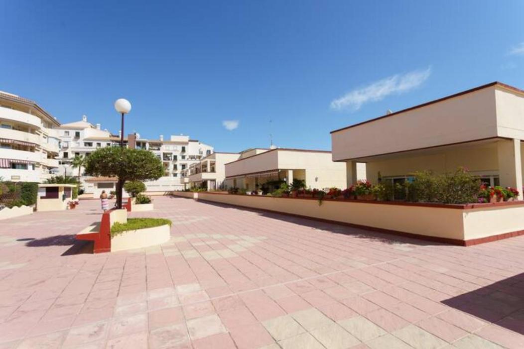 Chic Beachfront Flat With Amazing Sea Views And Private Indoor Parking Benalmádena Esterno foto