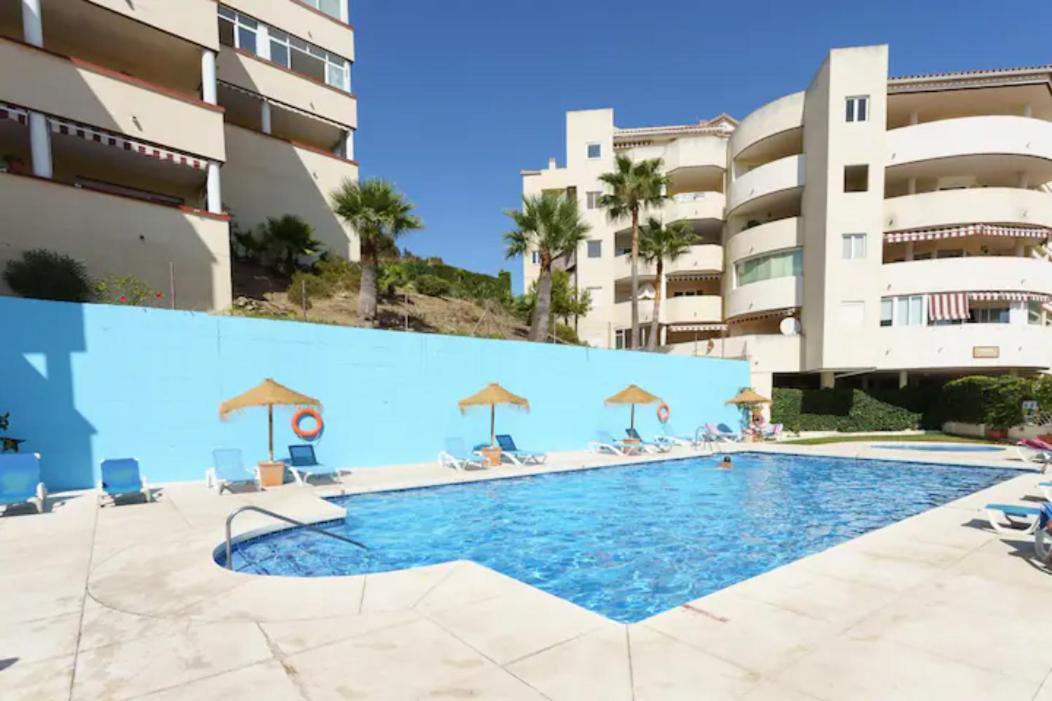 Chic Beachfront Flat With Amazing Sea Views And Private Indoor Parking Benalmádena Esterno foto