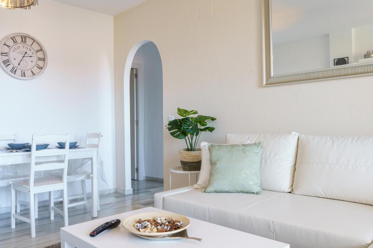Chic Beachfront Flat With Amazing Sea Views And Private Indoor Parking Benalmádena Esterno foto