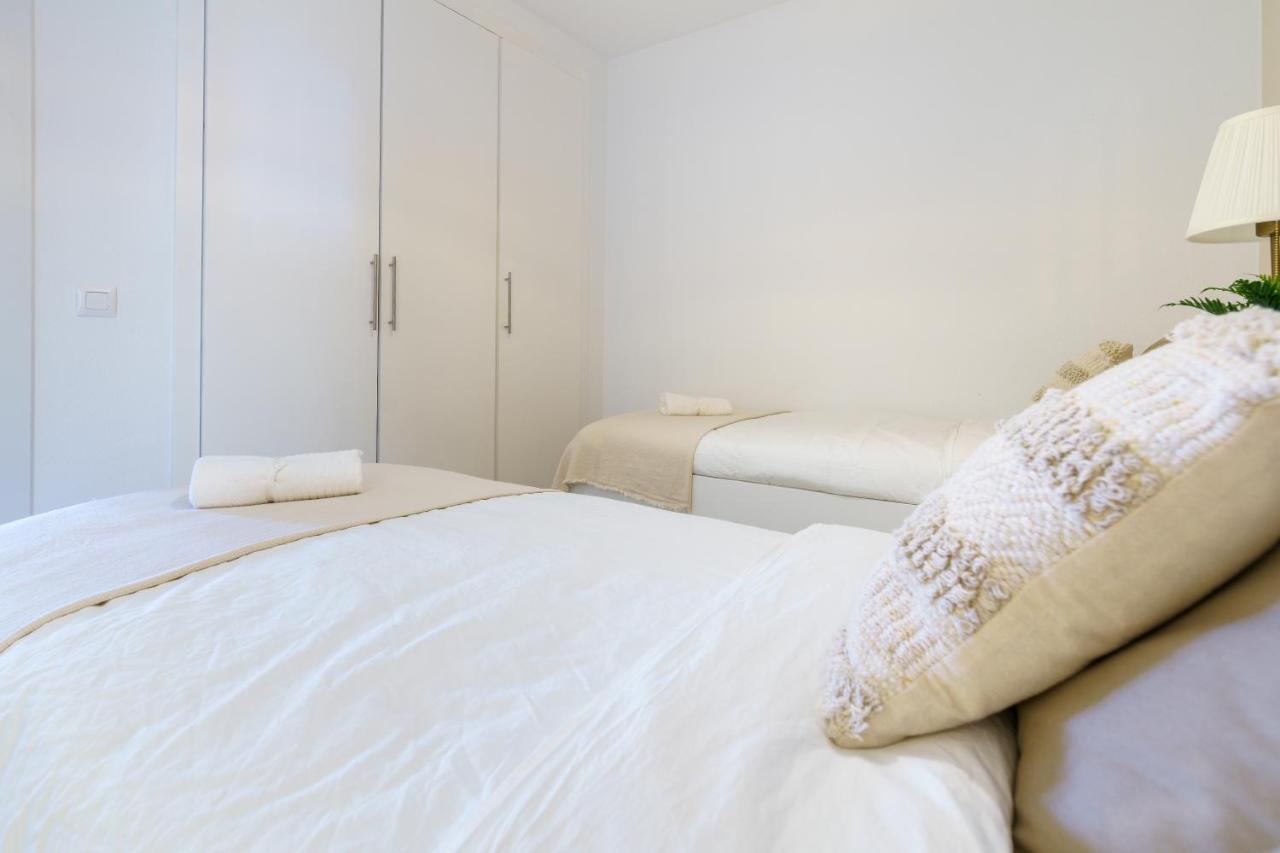 Chic Beachfront Flat With Amazing Sea Views And Private Indoor Parking Benalmádena Esterno foto
