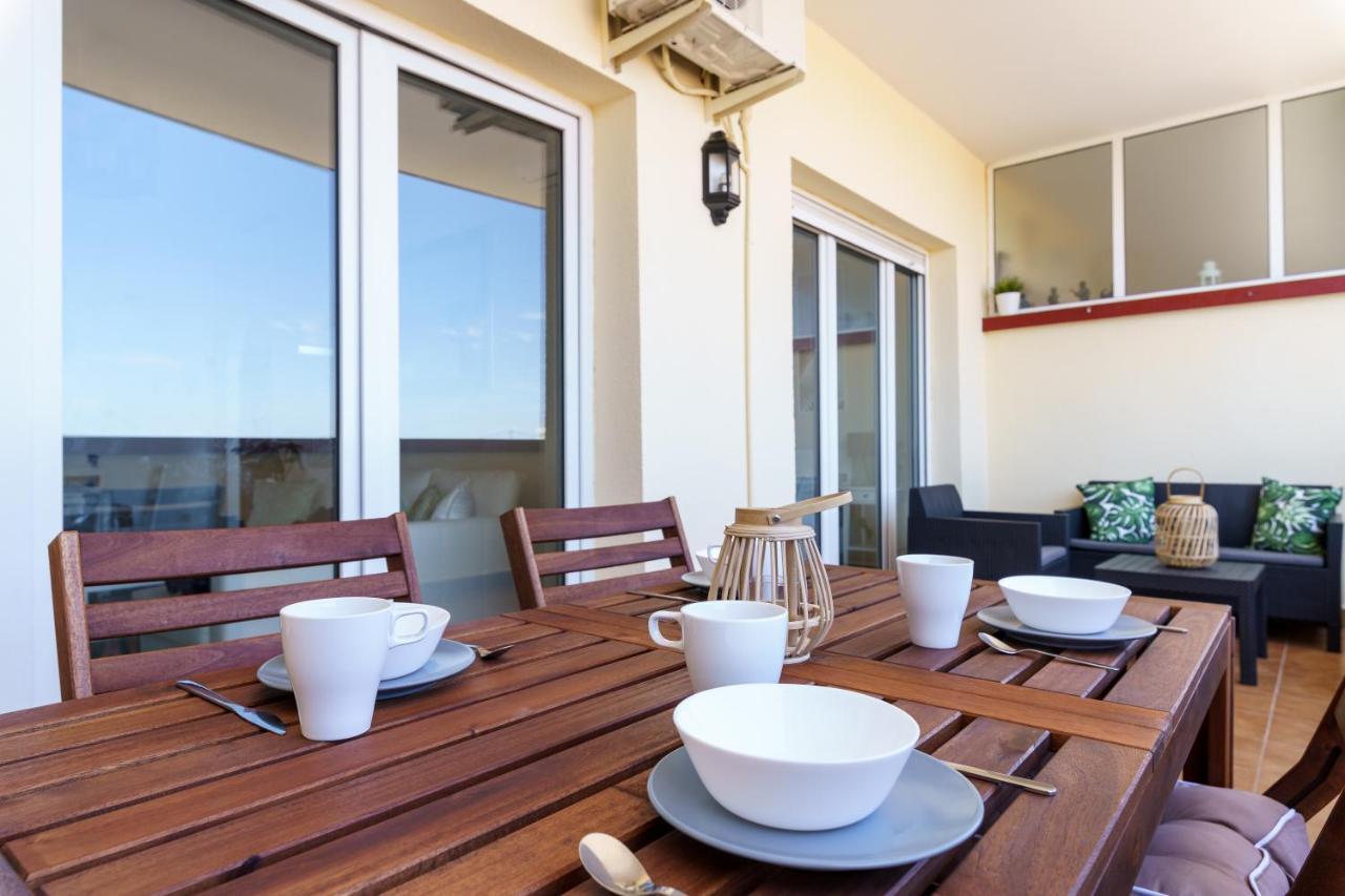 Chic Beachfront Flat With Amazing Sea Views And Private Indoor Parking Benalmádena Esterno foto