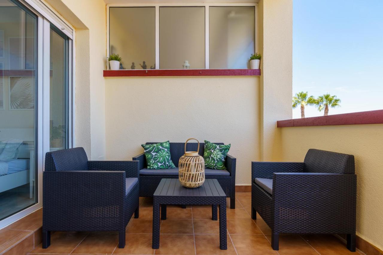 Chic Beachfront Flat With Amazing Sea Views And Private Indoor Parking Benalmádena Esterno foto